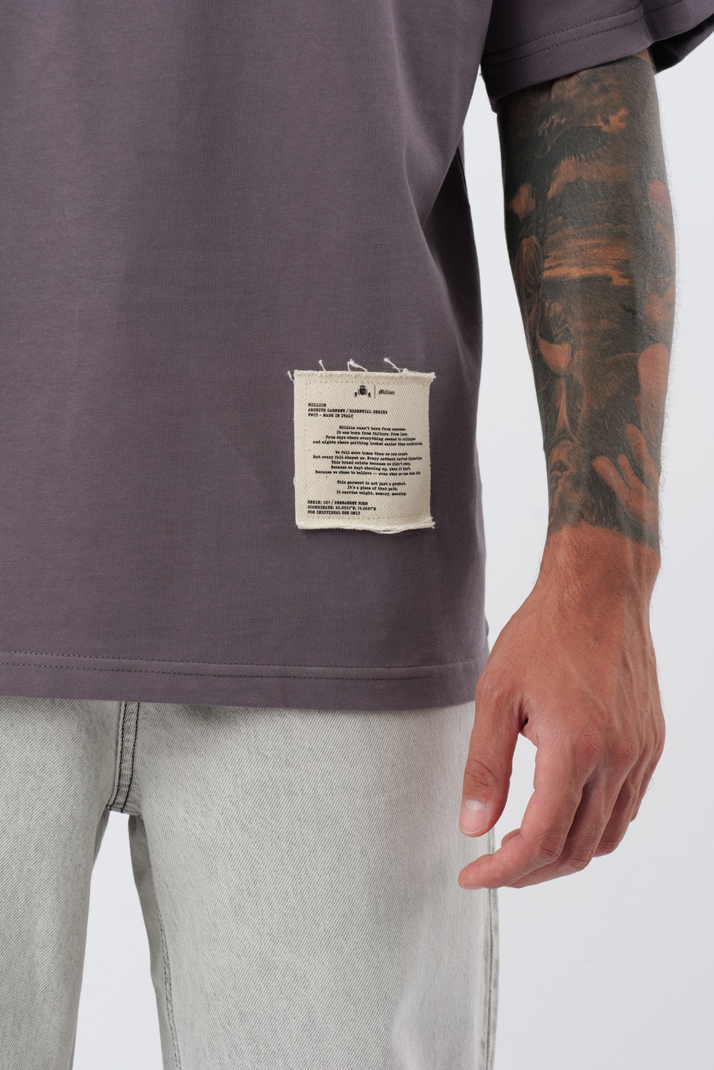 Tee "Archive" Grigia