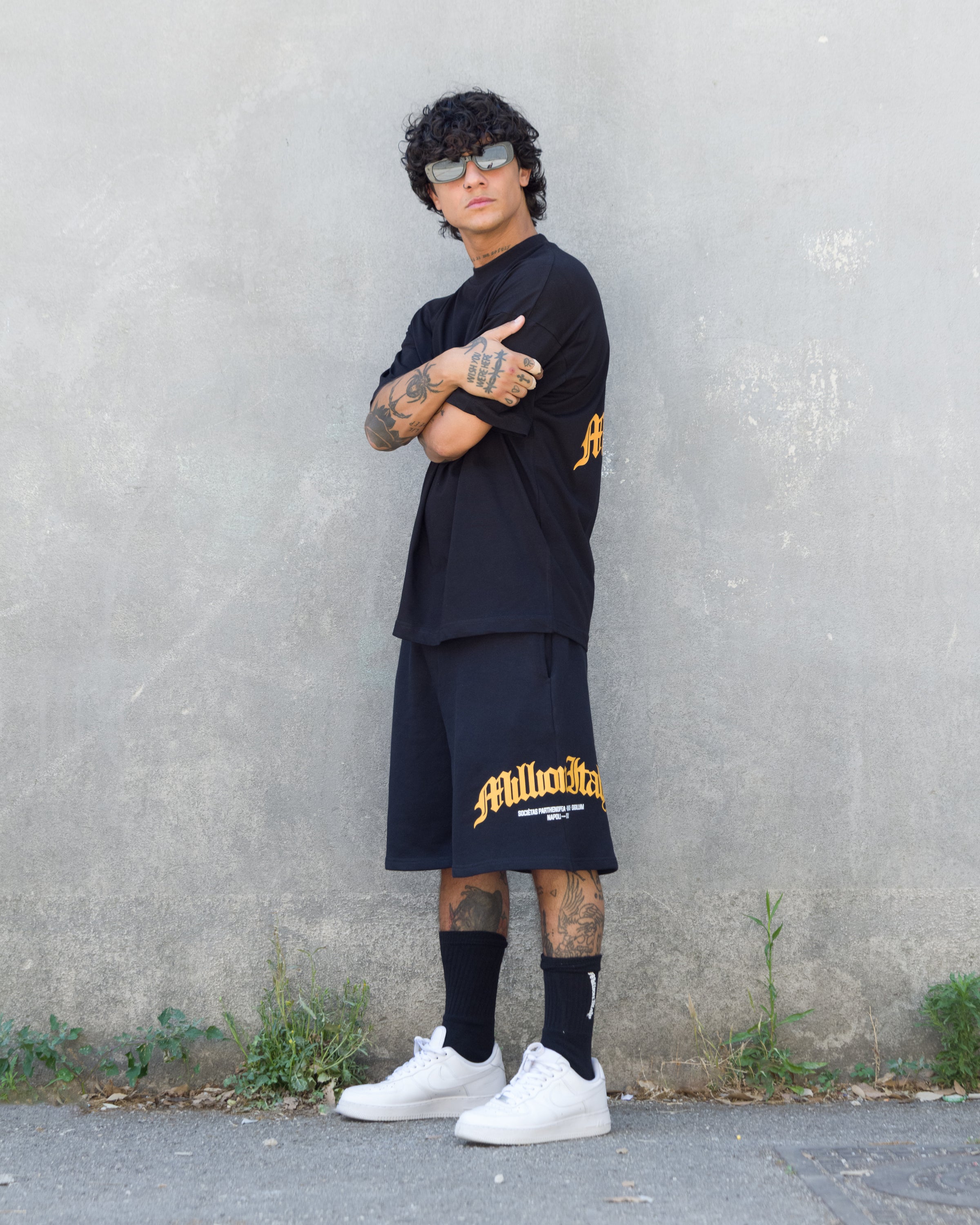 Shorts Nero Arch Logo