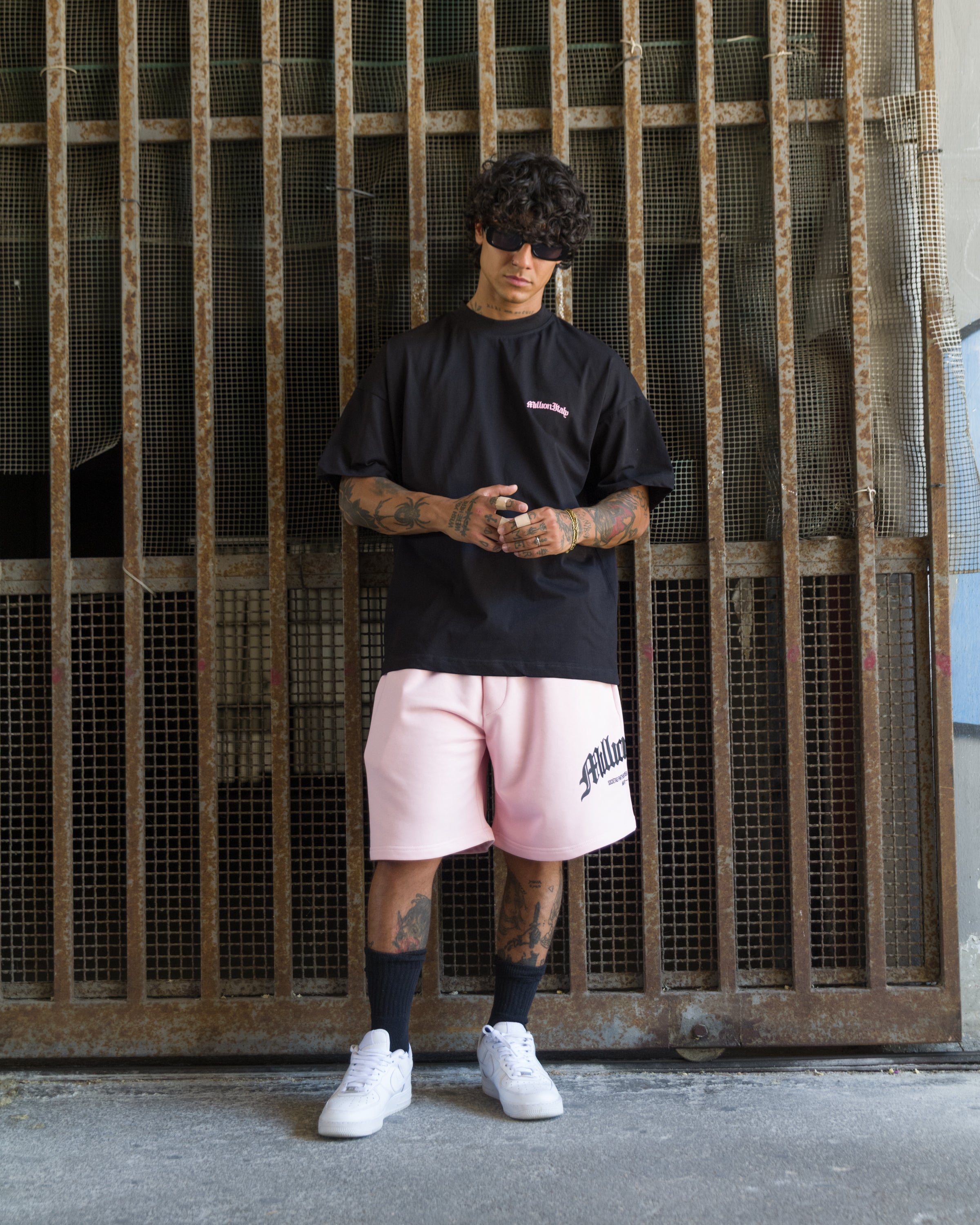 T-Shirt Nera Arch Logo Rosa