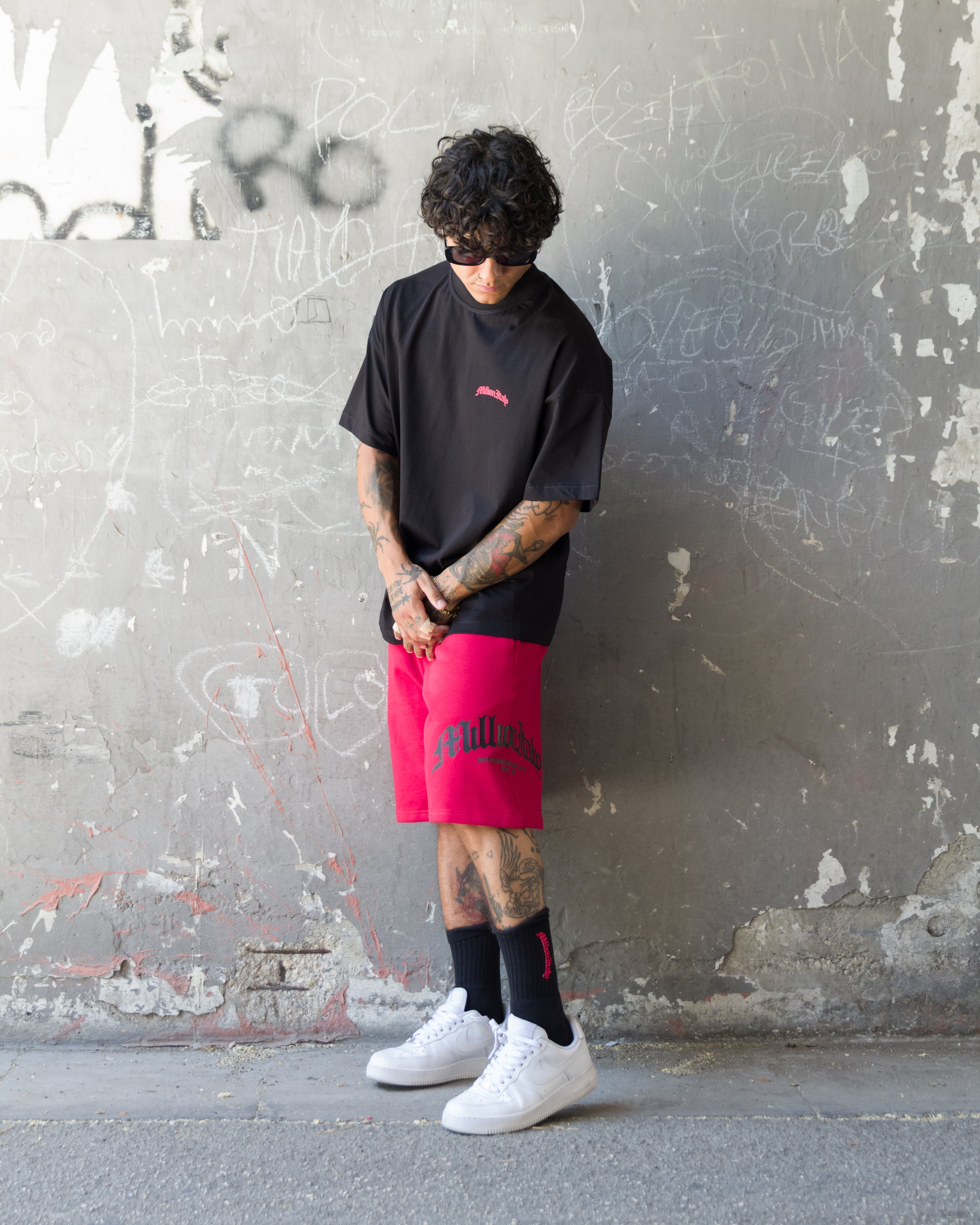 T-Shirt Nera Arch Logo Rosso