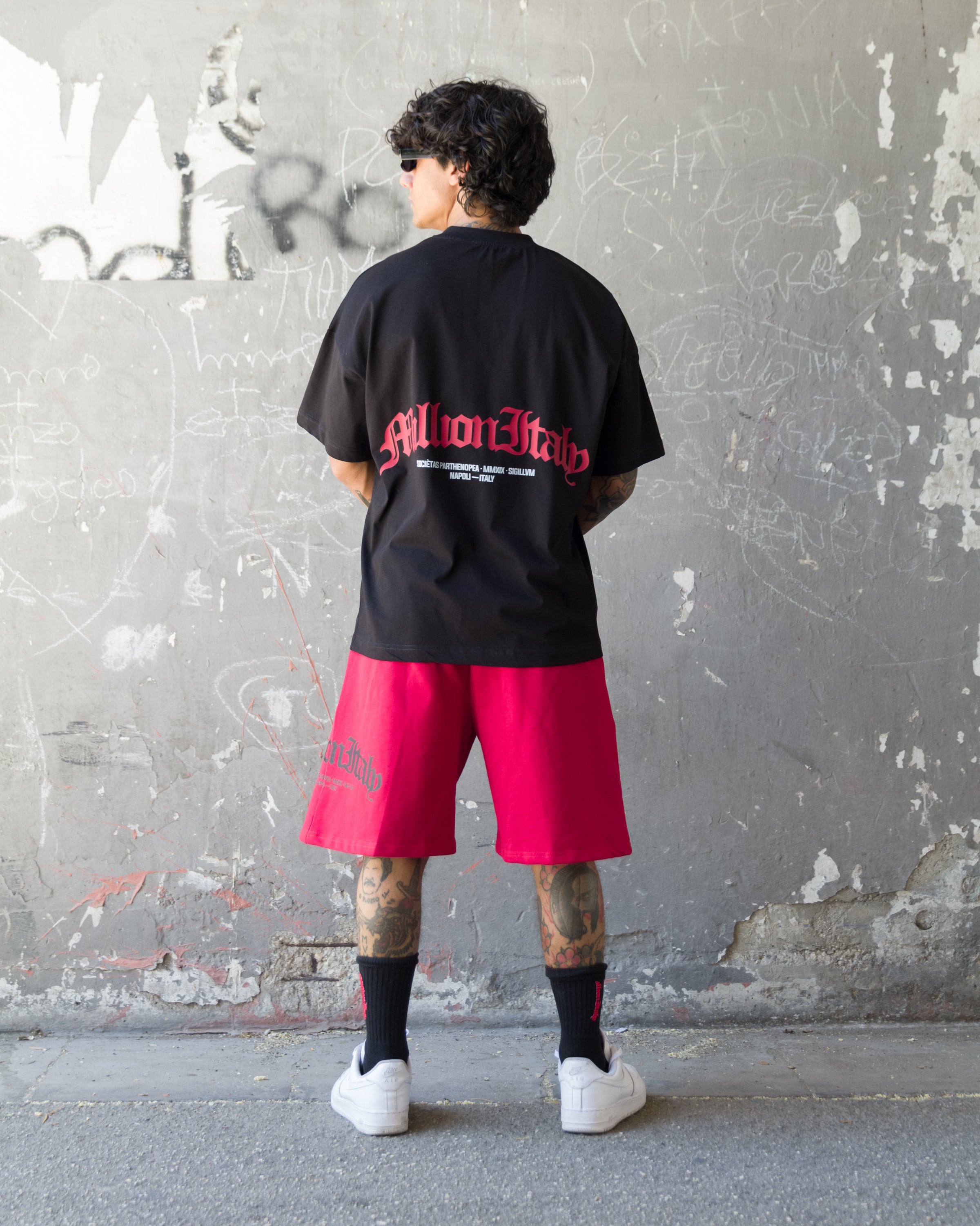 T-Shirt Nera Arch Logo Rosso