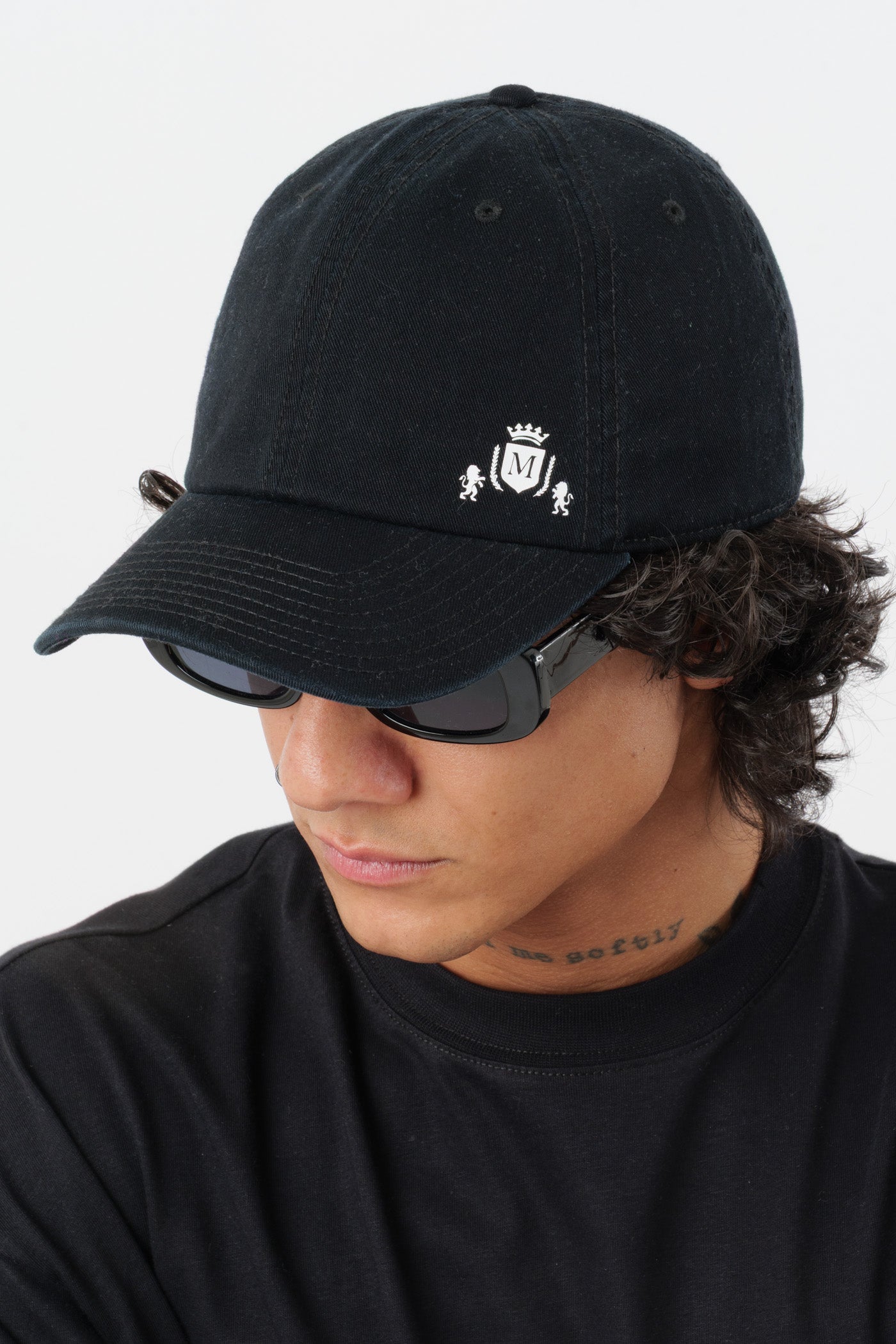 Cappello Nero con Mini-Logo Bianco