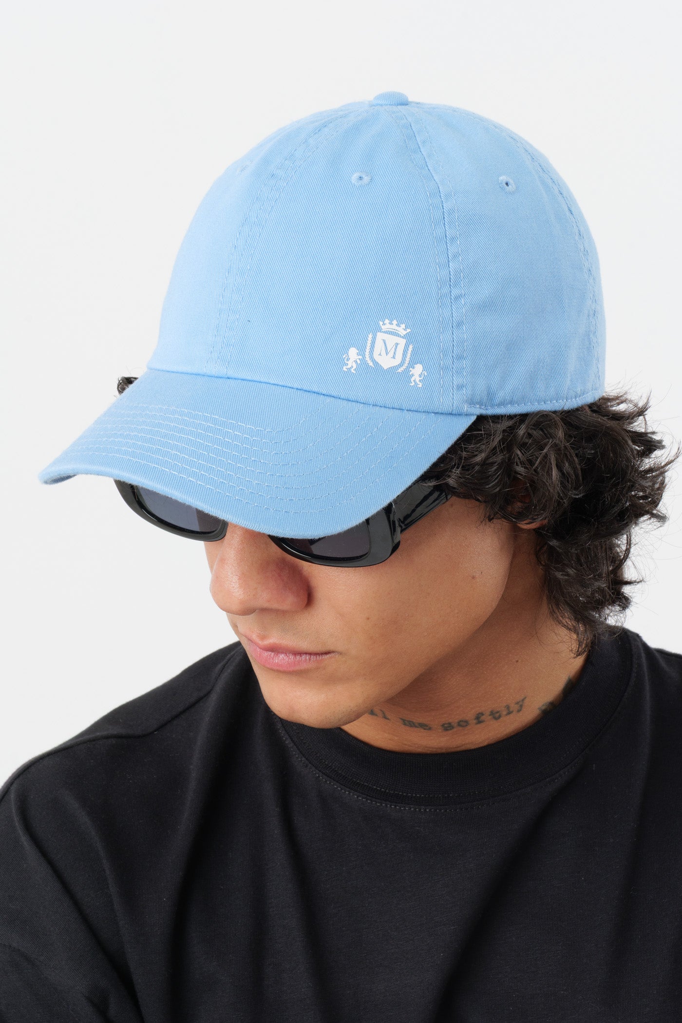 Cappello Azzurro con Mini-Logo Bianco
