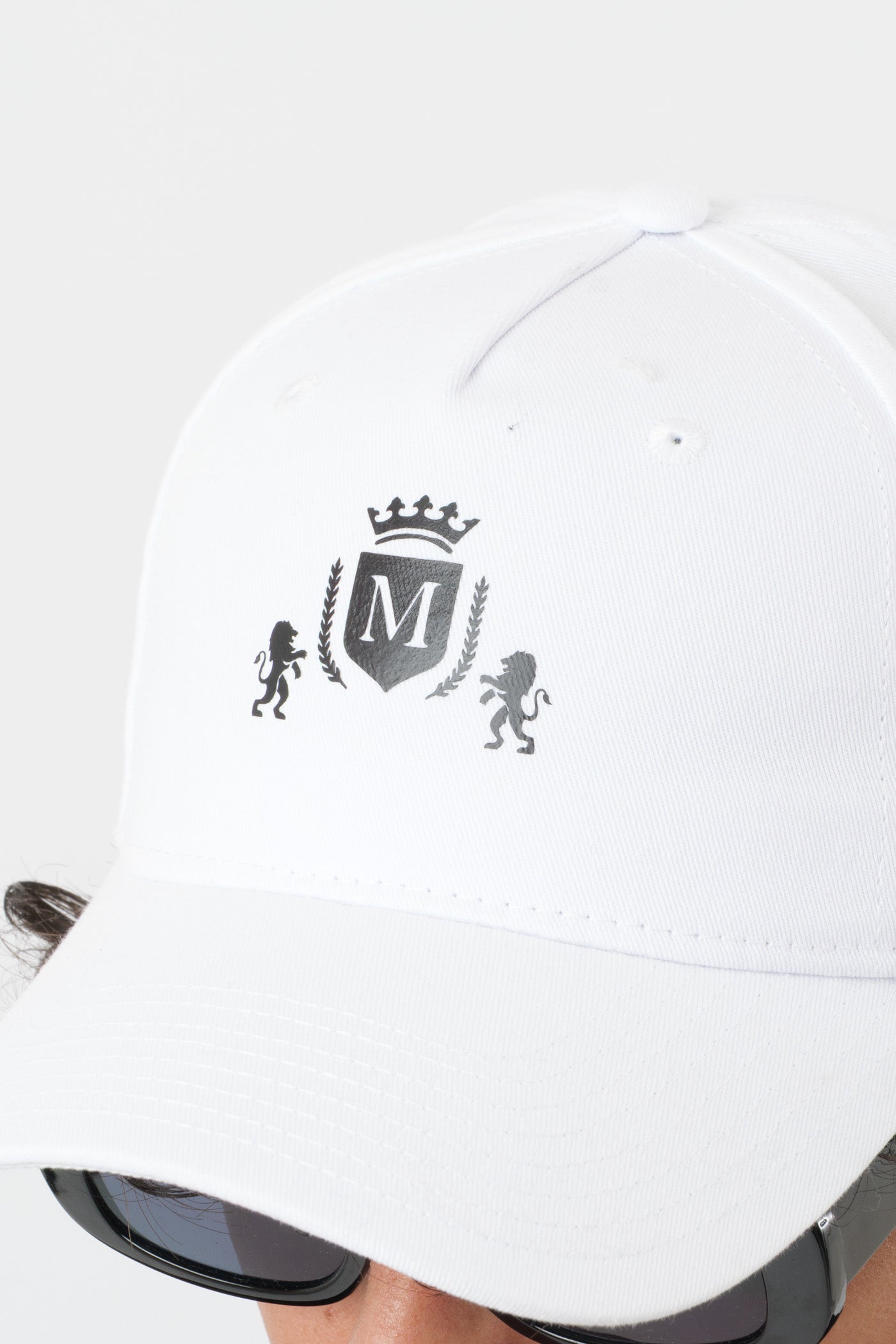 Cappello Bianco con Logo Nero