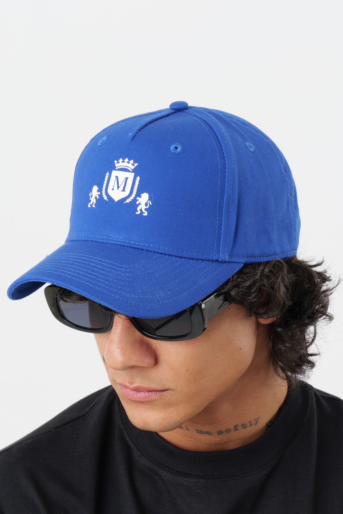 Cappello Royal con Logo Bianco