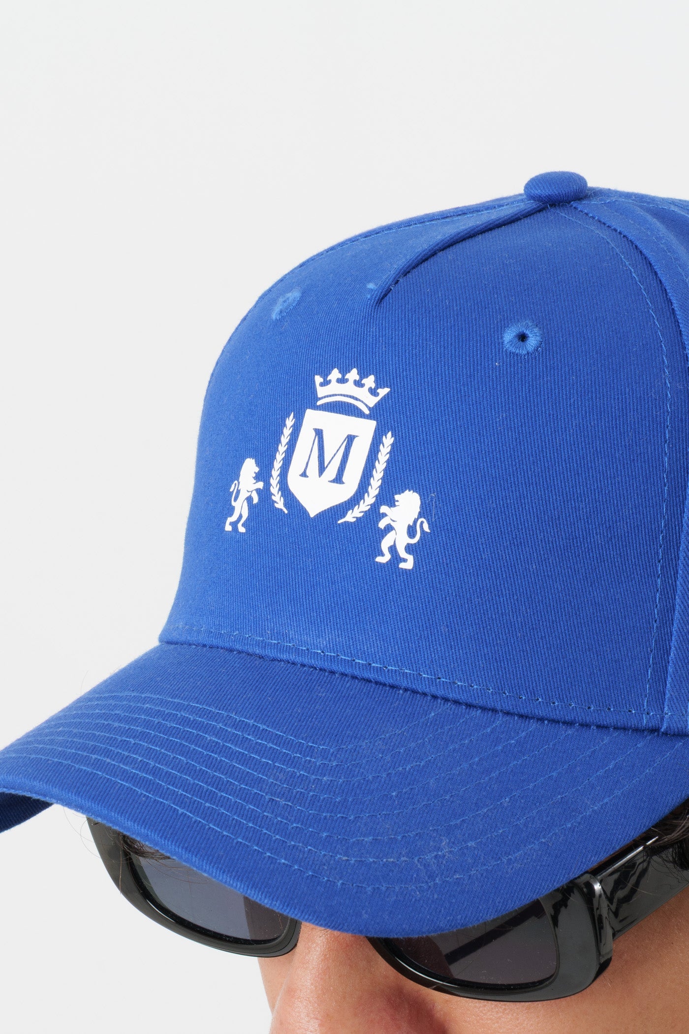 Cappello Royal con Logo Bianco