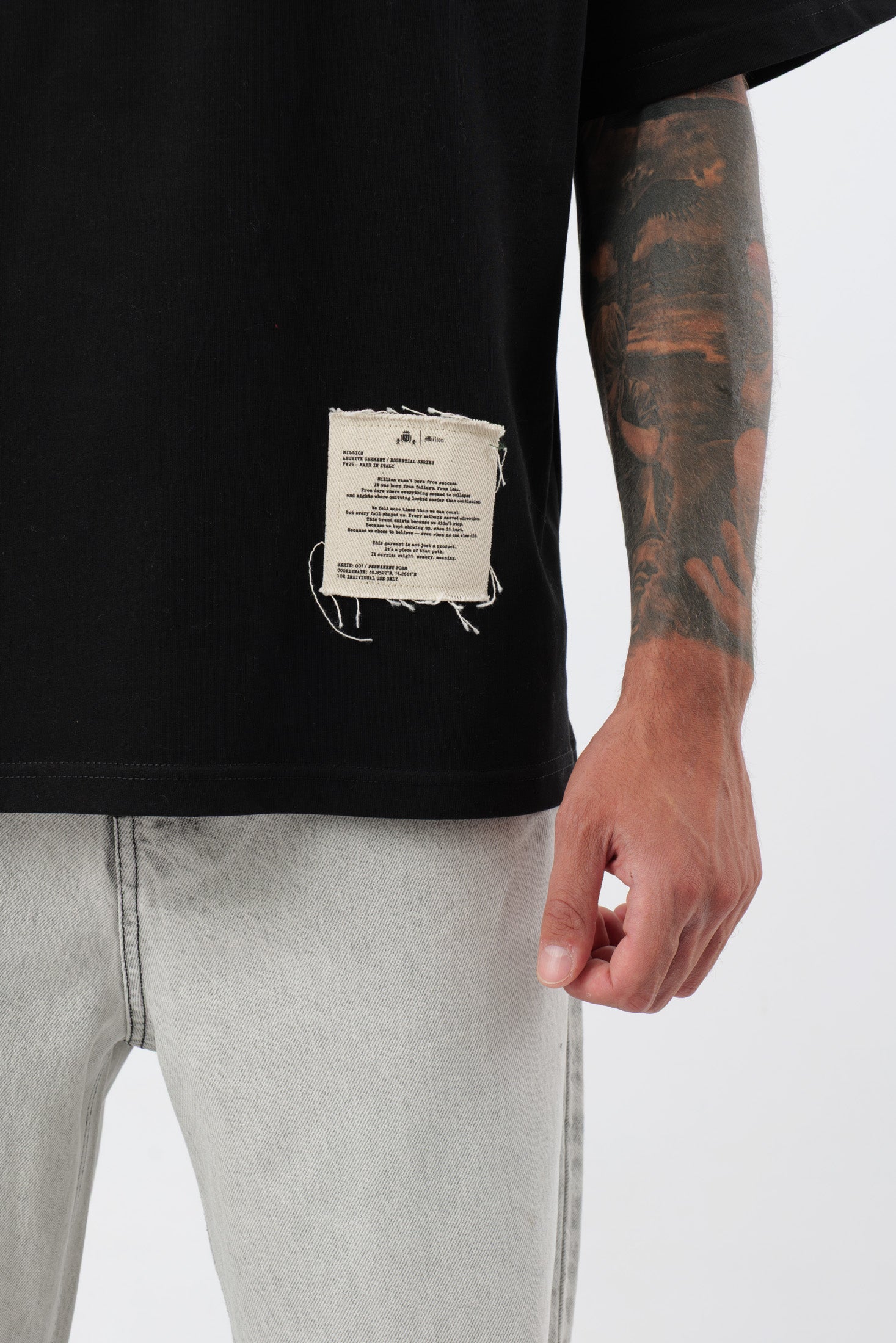 Tee "Archive" Nera